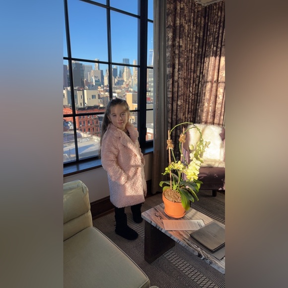 Meet your Posher, Erica 🇬🇧🇮🇪🇺🇸🫶🏻 - Picture 14 of 15